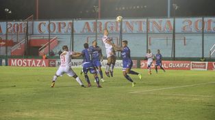 Unión sumó otra frustración copera y Barracas Central lo eliminó de la Copa Argentina