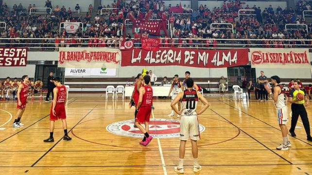 Provincial inició con gran pie los octavos de final de la Liga Argentina de básquet ante Deportivo Viedma en el Salvador Bonilla.