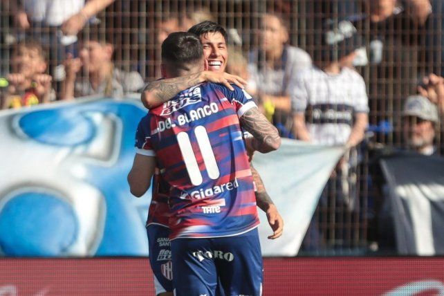 Unión dio un paso gigante en su lucha por la permanencia y se anima a soñar