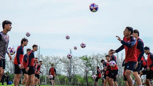 Saralegui elevó la primera lista de convocados para el estreno como DT de Colón.