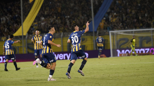 Tomas O’Connor y el festejo en el Gigante de Arroyito ante Instituto, una constante de los últimos tiempos para Central.