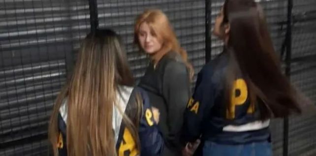 Una amiga de Brenda Uliarte fue detenida en el marco de la investigación que busca esclarecer el ataque contra la vicepresidenta Cristina Fernández de Kirchner.&nbsp;