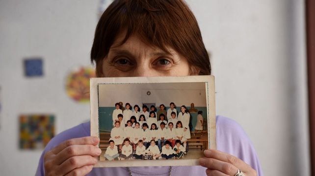 Elena fue maestra, directora de escuela y hoy es docente jubilada.