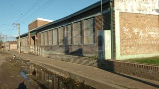 Reducción horaria en la primaria Monseñor Zazpe por aguas servidas