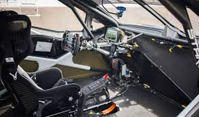 Por dentro cuenta con tecnolog&iacute;a de vanguardia, al estilo Ford.