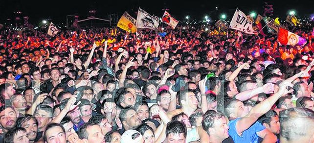 Más de 300 mil personas fueron el sábado a ver y escuchar al Indio Solari