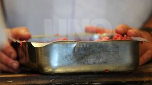 Los santafesinos podrán pedirle a los carniceros que le piquen la carne a la vista