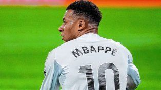 Mbappé sufrió una lesión muscular.