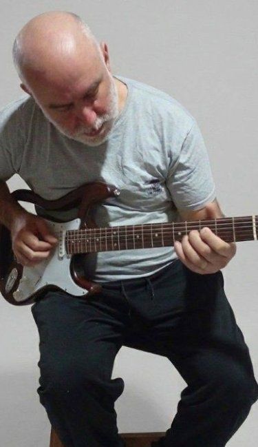 Un músico de Victoria fue nominado a los Premios AqM 2026