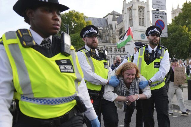 La Policía de Londres arrestó a 900 manifestantes de un grupo de apoyo a Palestina