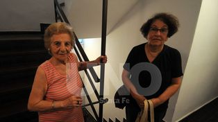 Inquilinos de un edificio reclaman por la salida de servicio de un ascensor