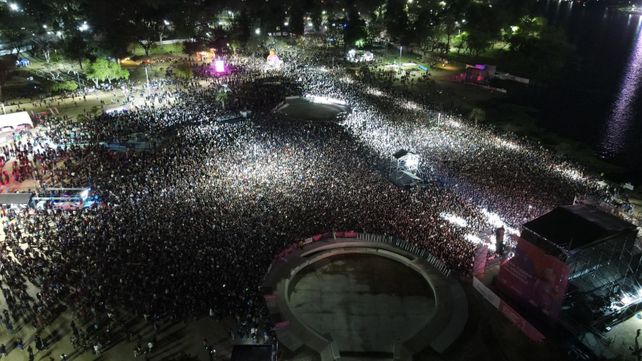 QLokura convocó a una multitud en el cierre del Fan Fest de los Juegos Suramericanos en Santa Fe