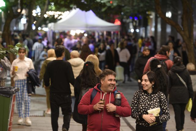La cantidad de personas que participaron de Noche de las Peatonales también se incrementó