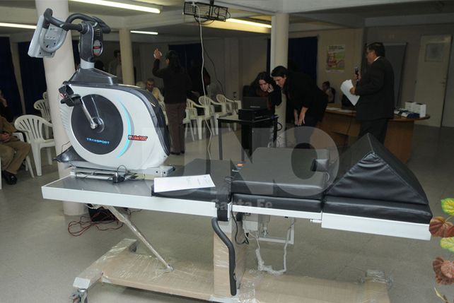 Camilla de Eco-Stress donada por la fundación al hospital Cullen.