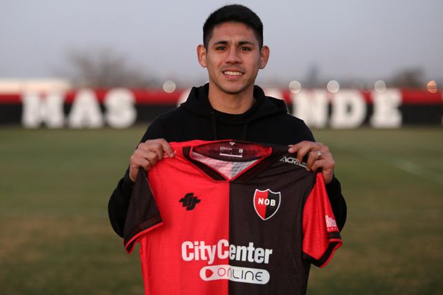 Salcedo ya es jugador de Newells.