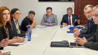 Integrantes de la Comisión Bicameral de Seguridad de la provincia junto a funcionarios provinciales.