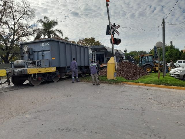 Trenes Argentinos está finalizando trabajos en 45 Km de vías entre Funes y Cañada.