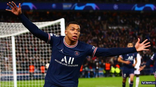 Mbappé cree que de seguir en PSG será complicado pelear por el próximo Balón de Oro.