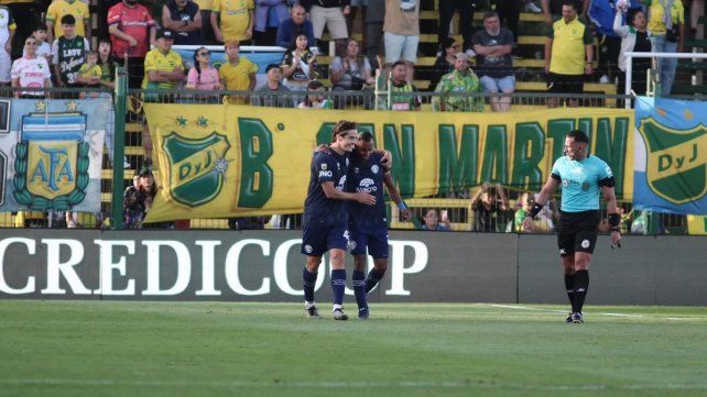 Independiente Rivadavia se despidió del Clausura con un triunfo ante Defensa