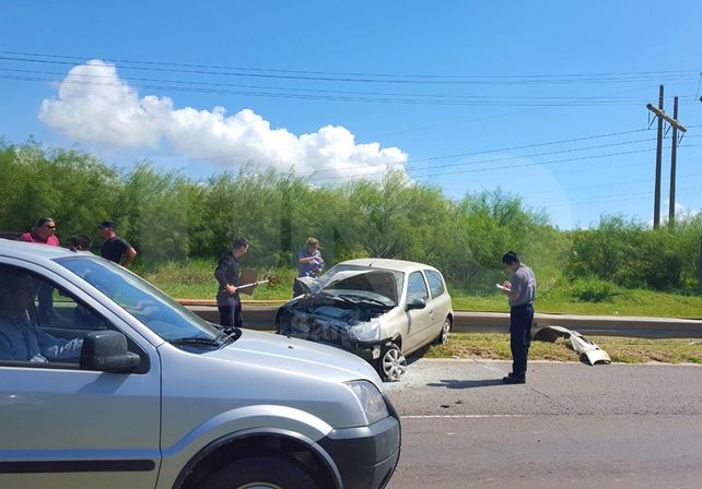 Una mujer resultó herida tras chocar una columna de luz en la circunvalación oeste