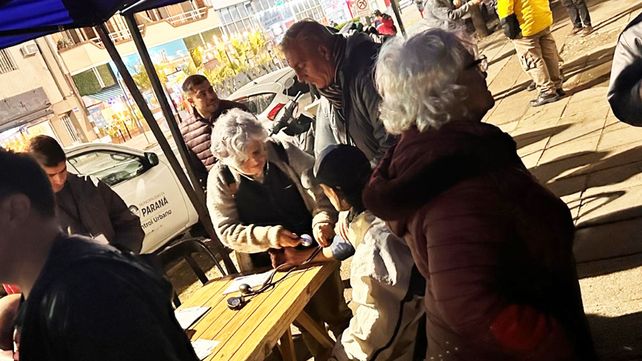 La Municipalidad de Paraná promueve el cuidado de la salud de las personas en situación de calle. Vacunan contra la gripe y dan medicamentos&nbsp;