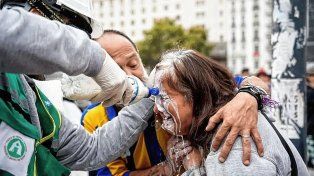 La Policía dispersó la marcha con gas lacrimógeno, dejando heridos y detenidos