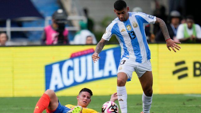 El empuje y la actitud del Cuti Romero sobresalió en una discreta presentación de la selección argentina.