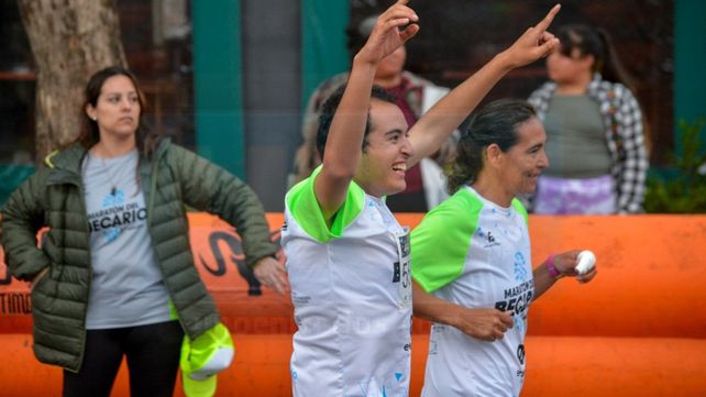 Cerca de 3 mil atletas participaron en el Maratón del Becario.
