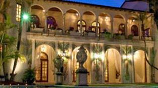 Venden mansi&oacute;n de lujo de Gianni Versace por 55 millones de d&oacute;lares