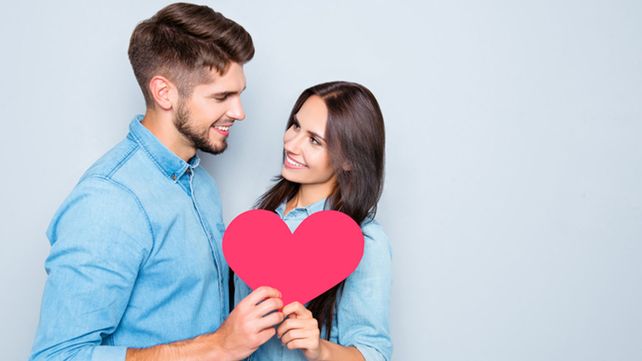 Los 20 tips clave que te indican si él está loco por vos