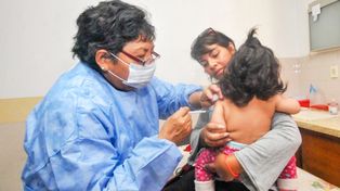 Pediatras alertaron sobre los riesgos de no inmunizar con cuatro dosis a niñas y niños de 6 meses a 12 años. Hay riesgo por la variante Ómicron del Covid-19