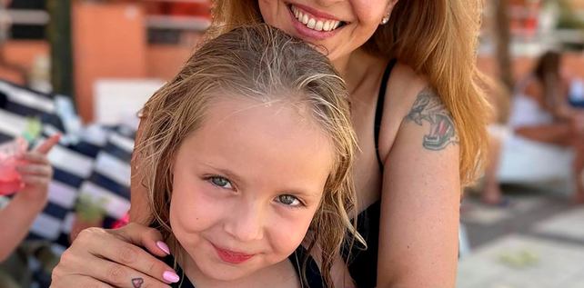 Danielle y su hija Emilia