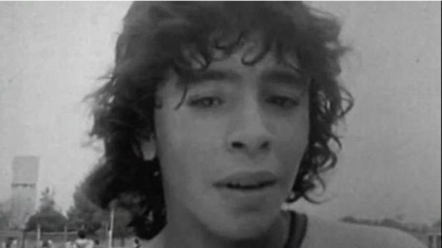 Un joven Diego Maradona en su primera entevista para la televisión en 1970.