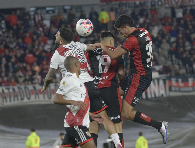 Newells se llevó un porrazo feo del Monumental