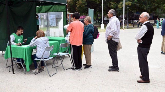 {altText(<p>#ModoVacuna: la Municipalidad continúa con la campaña itinerante de vacunación</p>,Vacunación en Santa Fe: dónde estará esta semana el operativo itinerante para aplicar vacunas contra la gripe, neumonía y coqueluche)}