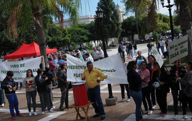 Reclamo. El petitorio fue entregado por 103 jefes comunales de 19 departamentos.