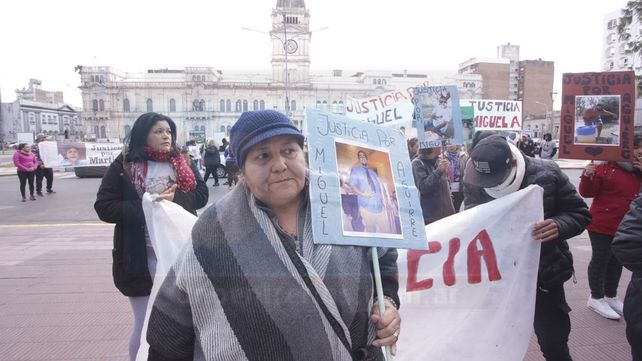 Piden Justicia para las víctimas del triple crimen de Bajada Grande