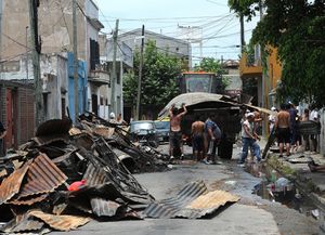 Una joven y sus dos pequeños hijos murieron al incendiarse su casilla en Dock Sud