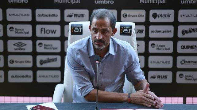 En conferencia. Peratta