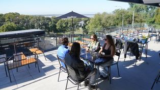 El bar del Anfiteatro tendrá propuestas agiornadas a la agenda cultural y artística del complejo.