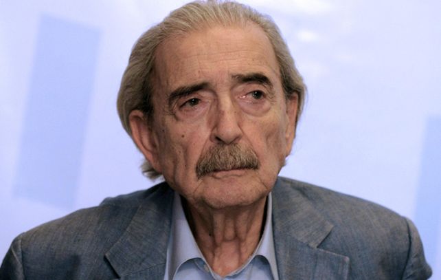 Fue galardonado con el Premio Miguel de Cervantes. Es el cuarto argentino en recibir este premio junto a Jorge Luis Borges