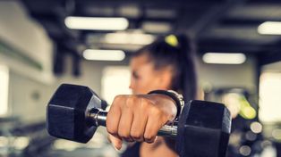 Por qué es tan importante hacer ejercicios de fuerza después de los 40 años