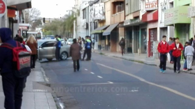 Motociclista lesionado en una colisión ocurrida en una arteria céntrica