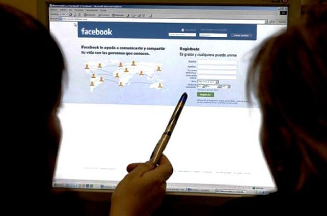 Cuanto más conectados están a Facebook peor se sienten después los usuarios