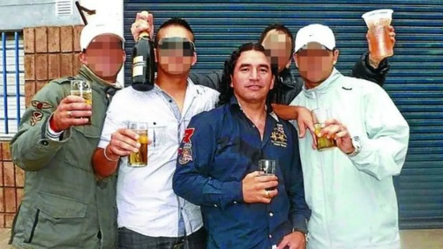 Tiempos de festejos y dinero para el clan del Pájaro cantero