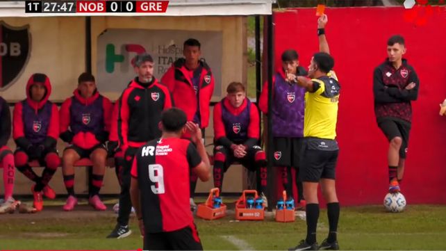 Pablo Pérez fue expulsado durante el partido de Newells en el torneo Canteras de América.