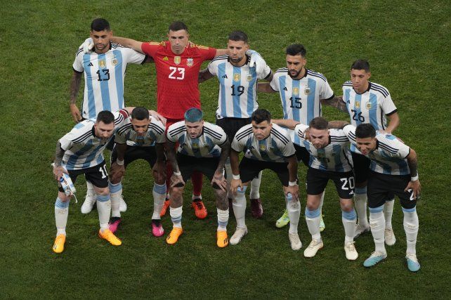 Los once de Argentina que salieron a la cancha en Beijing. Messi volvió a ser el mejor.