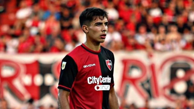 Newells necesitaba vender y Juan Sforza era una de las opciones que tenía la entidad.