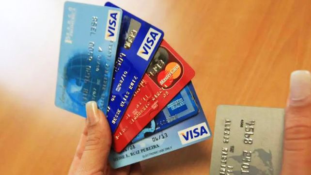 Estafas: una banda clonaba tarjetas de crédito