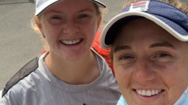 Avanzan en Australia la rosarina Podoroska y su compañera Francesca Jones.